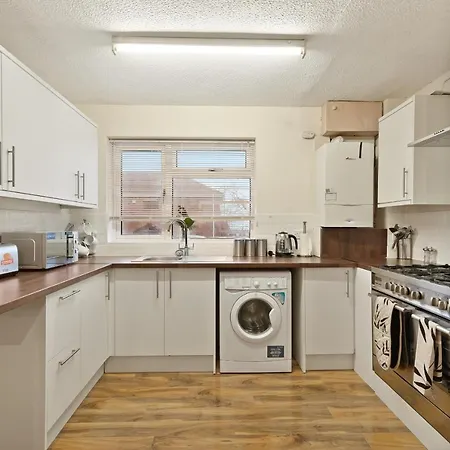 20 Percent Off! Large Spacious Abode With Games Room! Prázdninový dům *