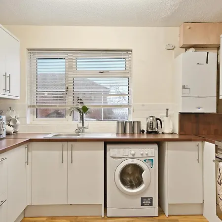 Casa de Férias 20 Percent Off! Large Spacious Abode With Games Room! Bristol