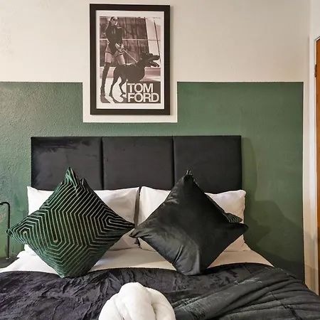 Nyaraló 20 Percent Off! Large Spacious Abode With Games Room! *