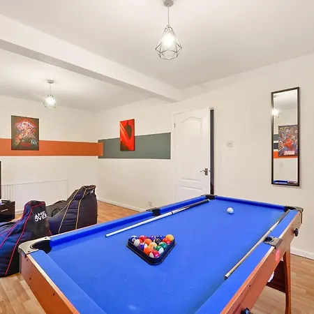 Casa de Férias 20 Percent Off! Large Spacious Abode With Games Room!